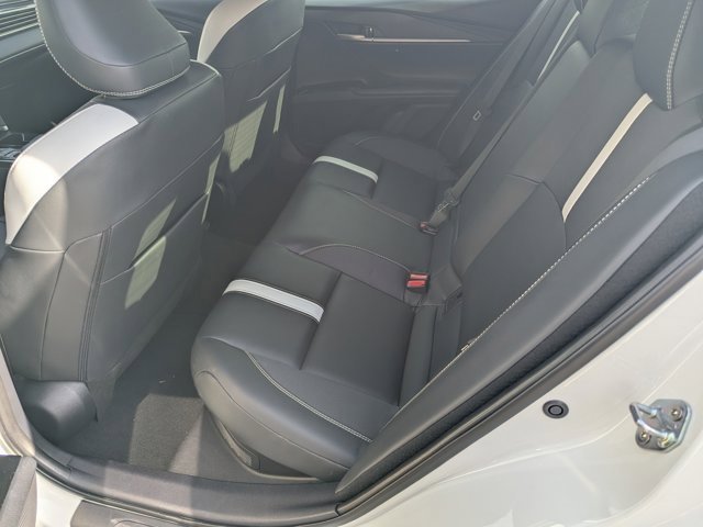 Used 2025 Toyota Camry SE image 17