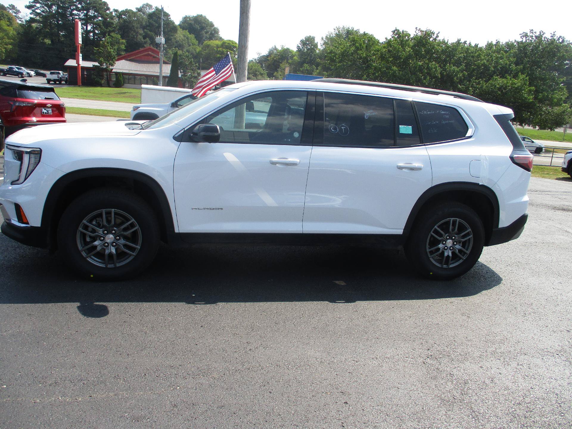 Used 2025 GMC Acadia Elevation FWD image 6