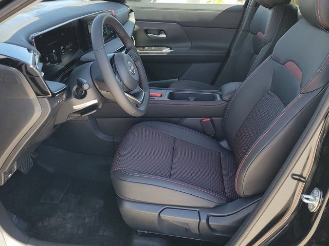 New 2026 Nissan Kicks SR w/ Cold Weather Package image 6