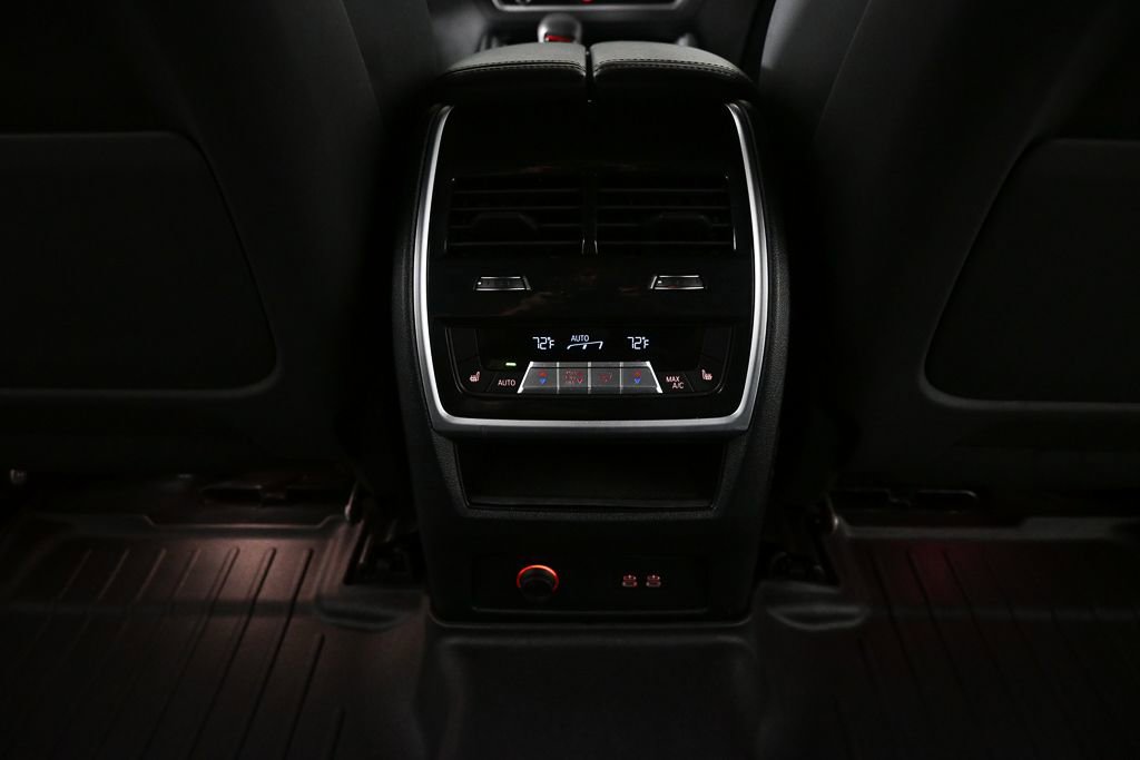 Used 2023 BMW XM AWD/4WD image 16