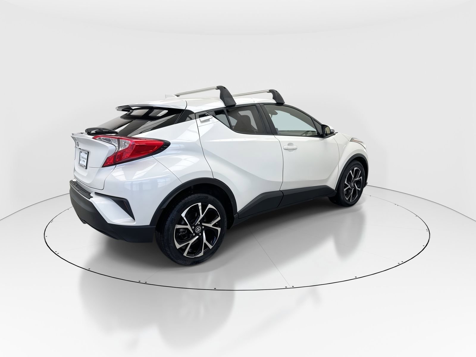 Used 2021 Toyota C-HR XLE image 8