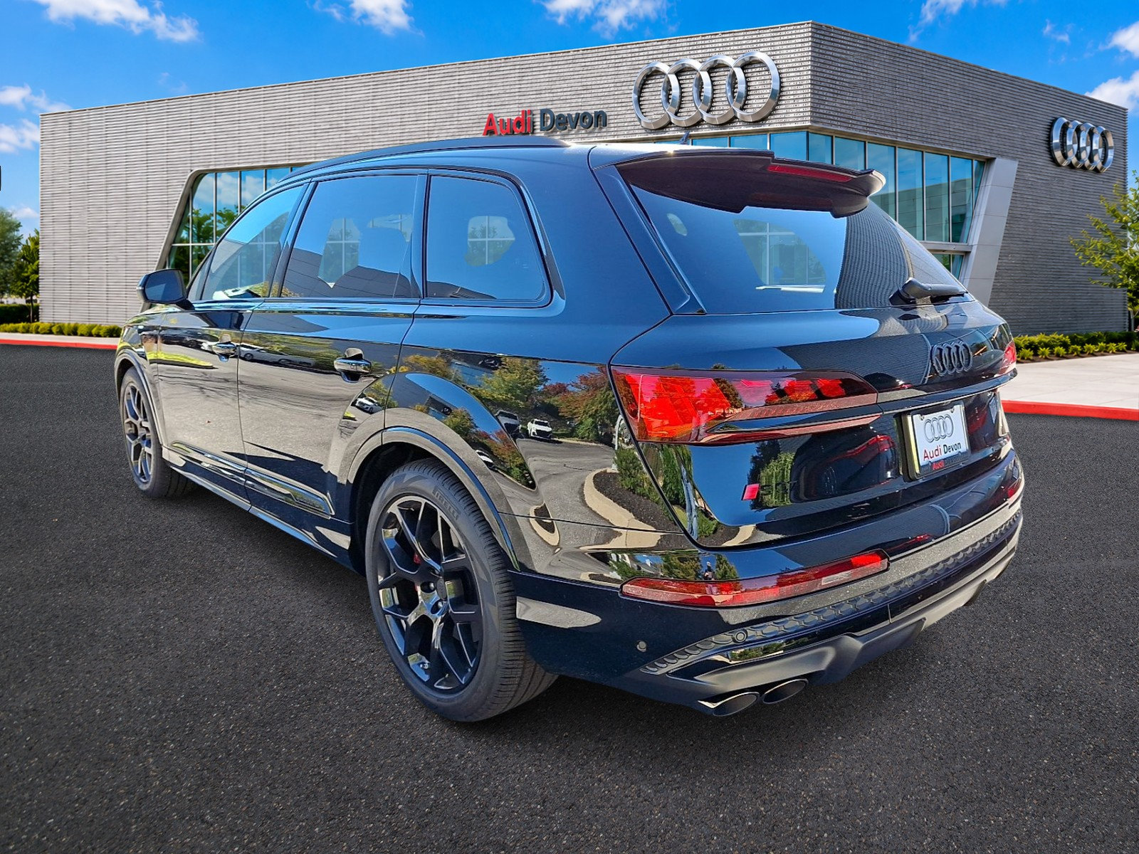 New 2026 Audi SQ7 Prestige AWD/4WD image 3