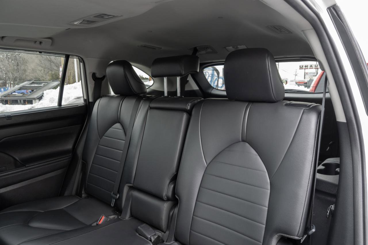 Used 2021 Toyota Highlander XLE image 20