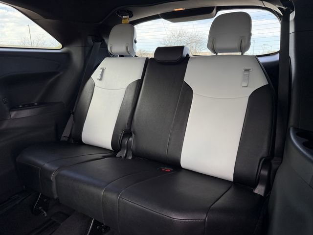 Used 2025 Toyota Sienna XSE image 30