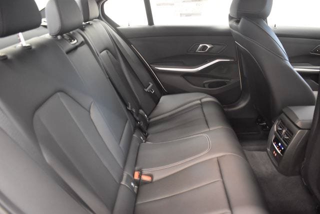 New 2026 BMW 330i xDrive Sedan w/ Convenience Package AWD/4WD image 17