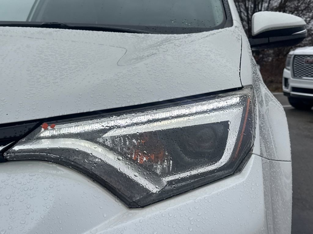 Used 2018 Toyota RAV4 Limited image 15