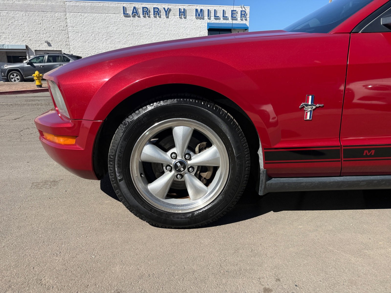 Used 2008 Ford Mustang Deluxe image 10