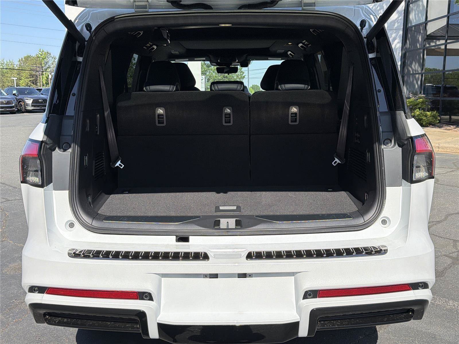 New 2026 INFINITI QX80 4WD w/ Sport Exterior Package image 28