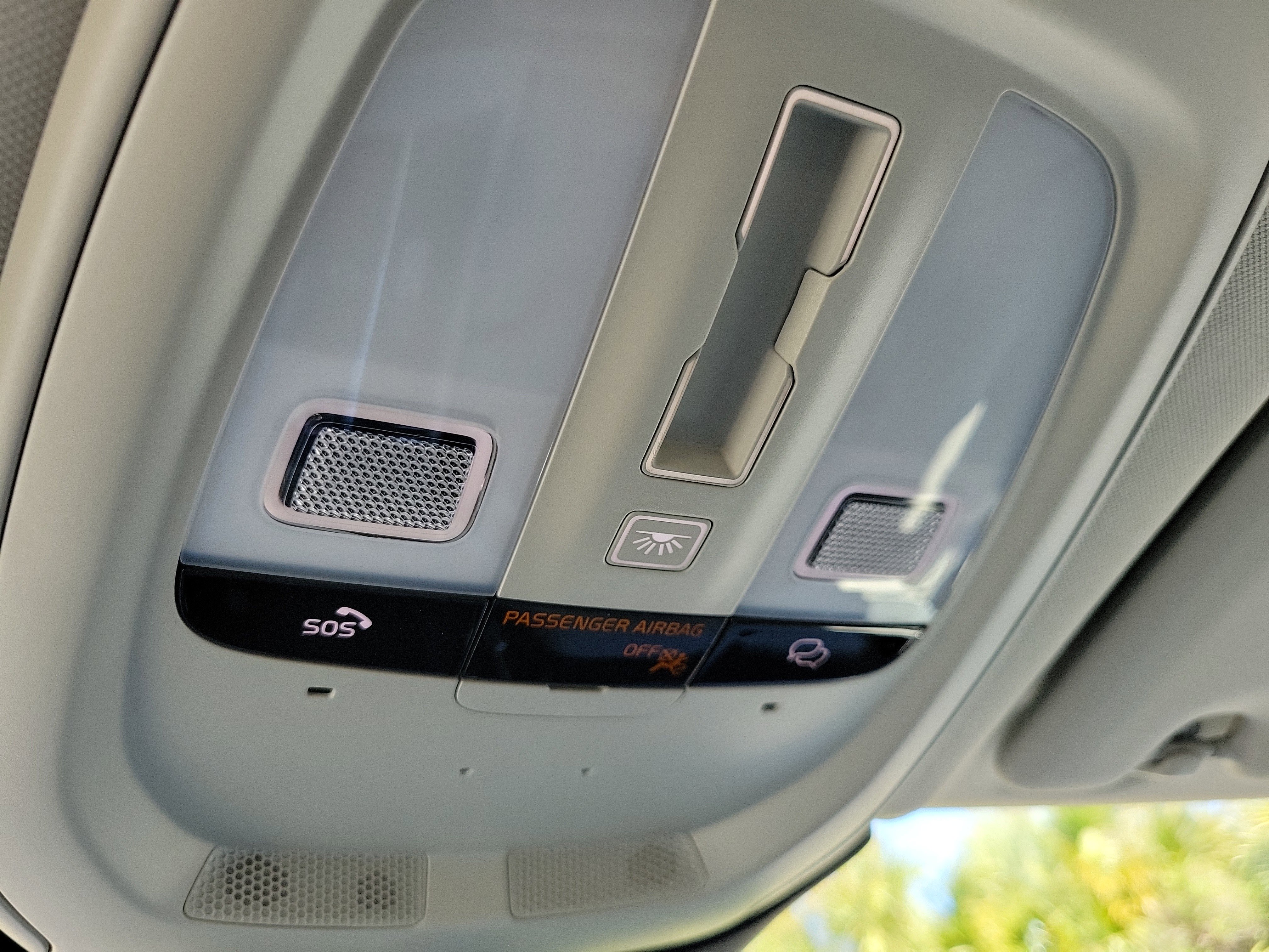 Used 2025 Volvo XC60 T8 Ultra w/ Climate Package image 21