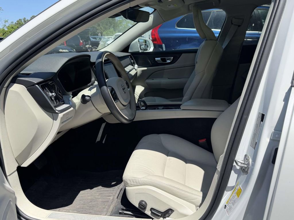 Used 2024 Volvo V60 B5 Cross Country Plus w/ Protection Package Premier AWD/4WD image 5