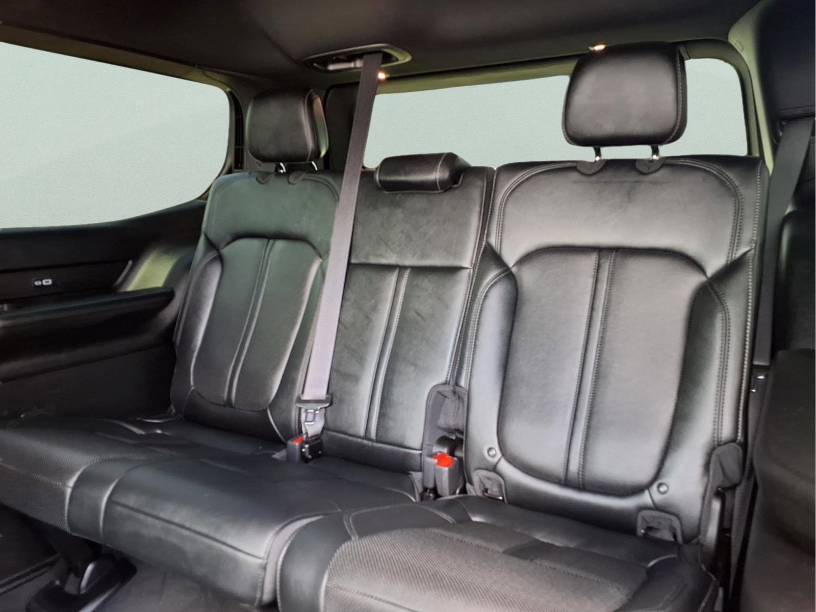 Used 2024 Jeep Wagoneer Series II w/ Flexible Seating Group AWD/4WD image 13