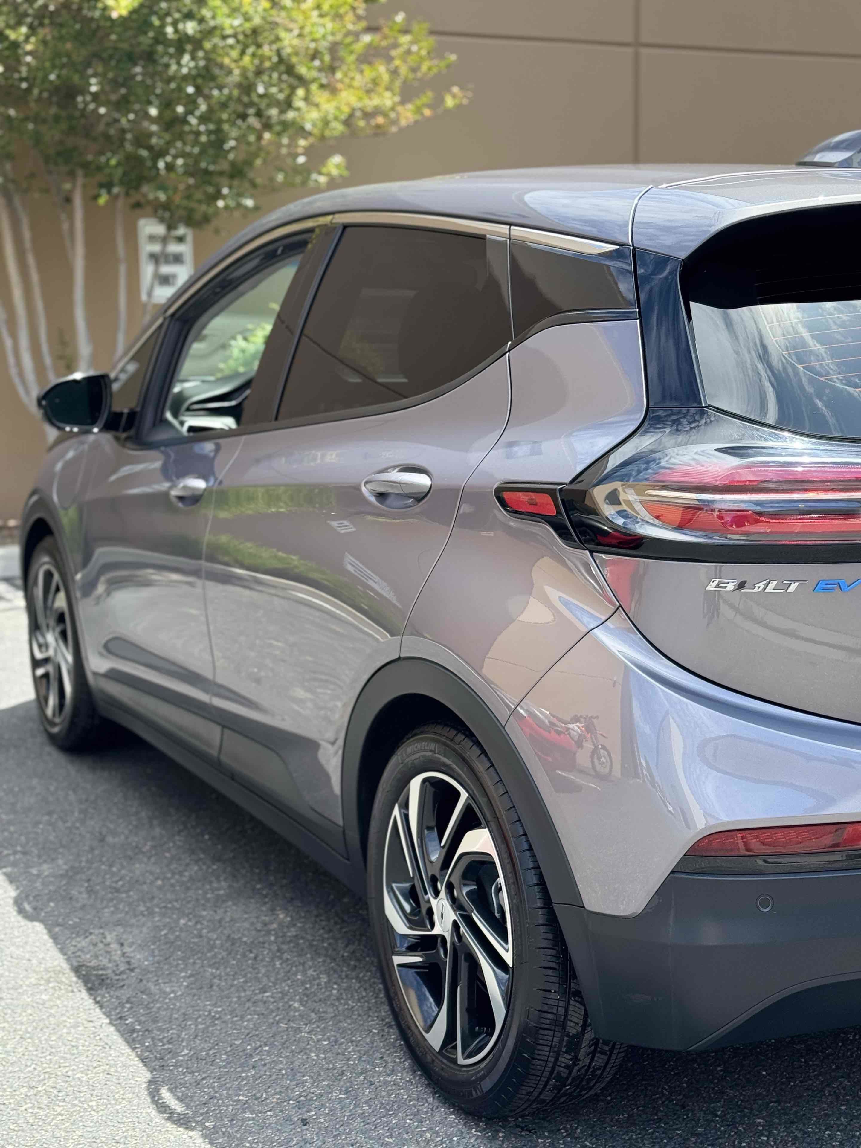 Used 2023 Chevrolet Bolt LT w/ Infotainment Package FWD image 26