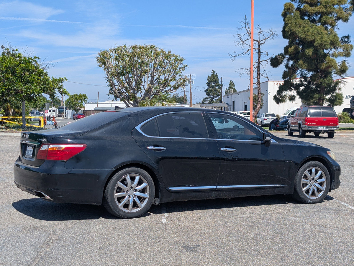 Used 2012 Lexus LS 460 L w/ Luxury Pkg image 5