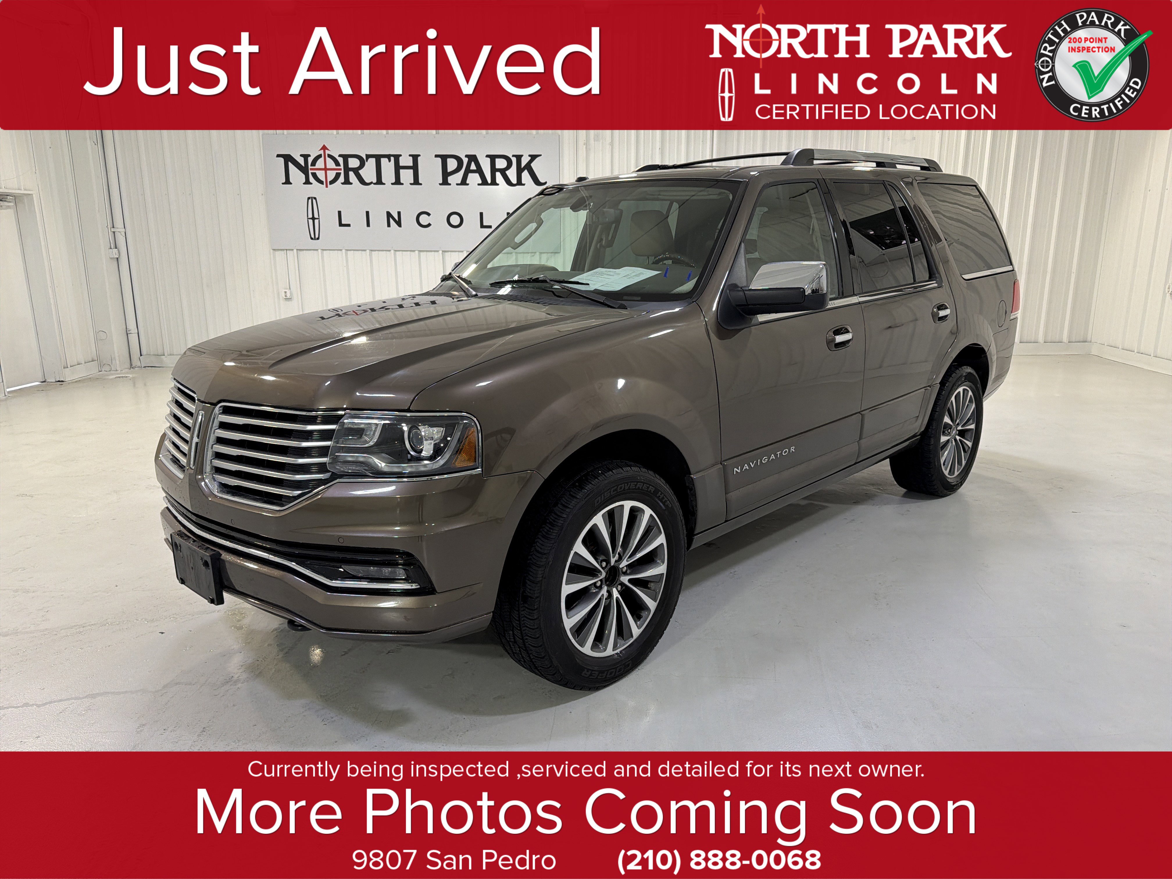 Used 2015 Lincoln Navigator 2WD image 1