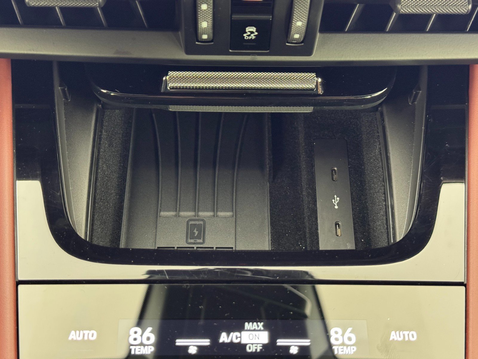 Used 2025 Porsche Cayenne S image 32