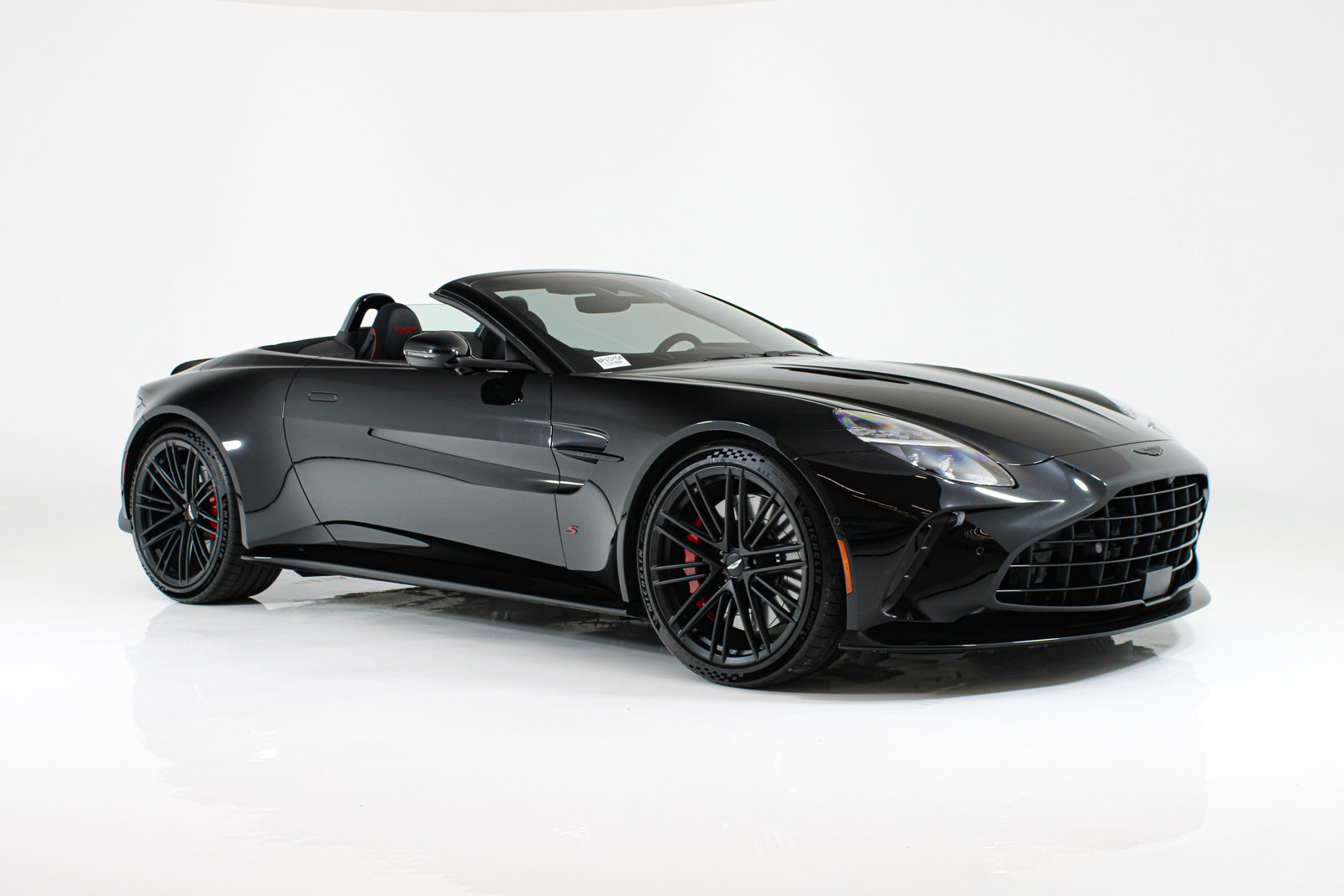 Used 2026 Aston Martin V8 Vantage S RWD image 7