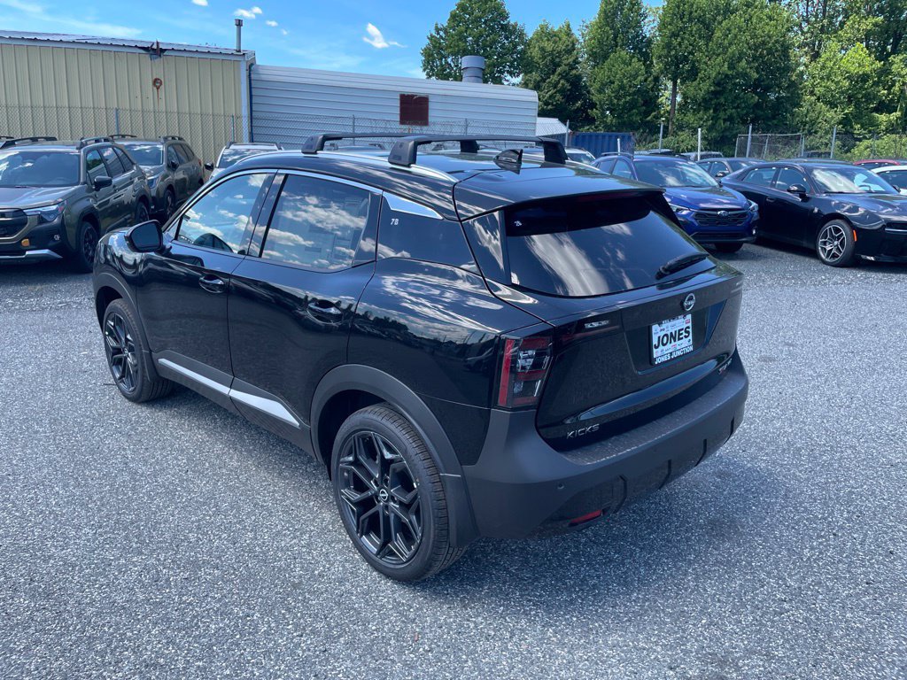 New 2026 Nissan Kicks SR AWD/4WD image 5