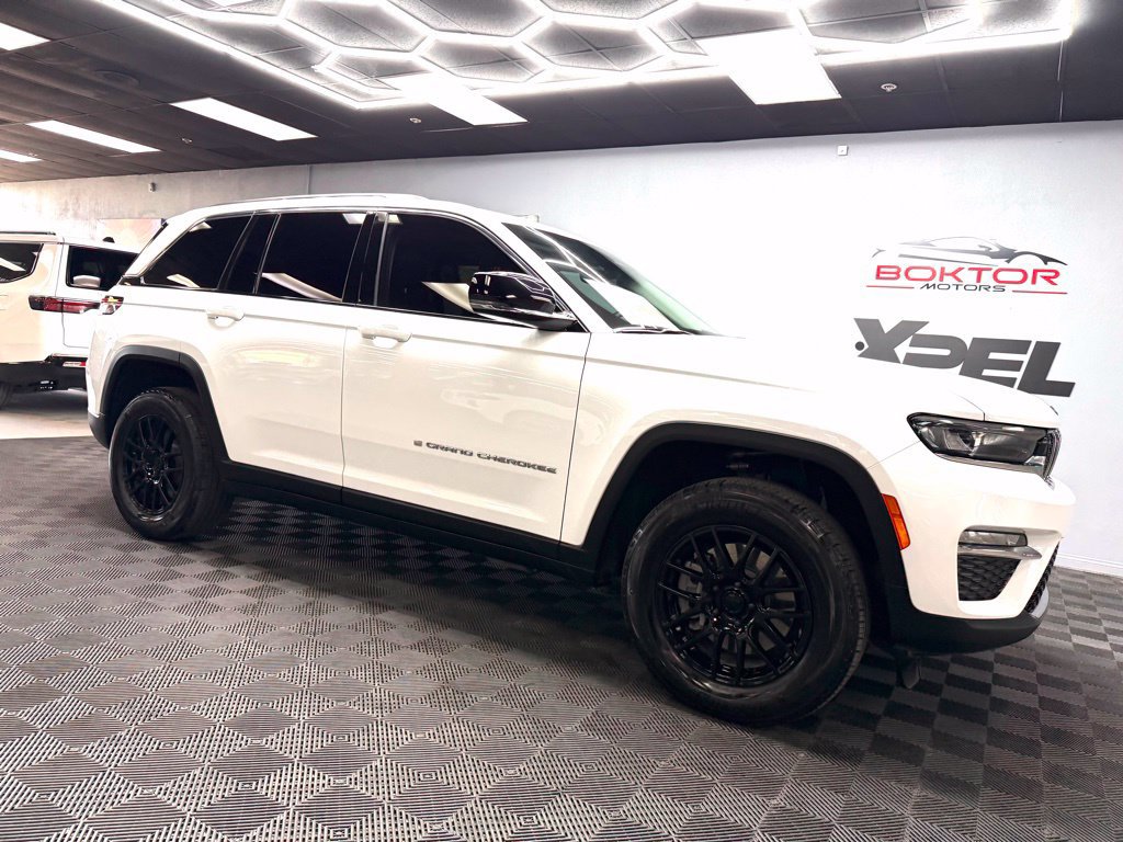 Used 2022 Jeep Grand Cherokee Limited 4xe AWD/4WD image 2