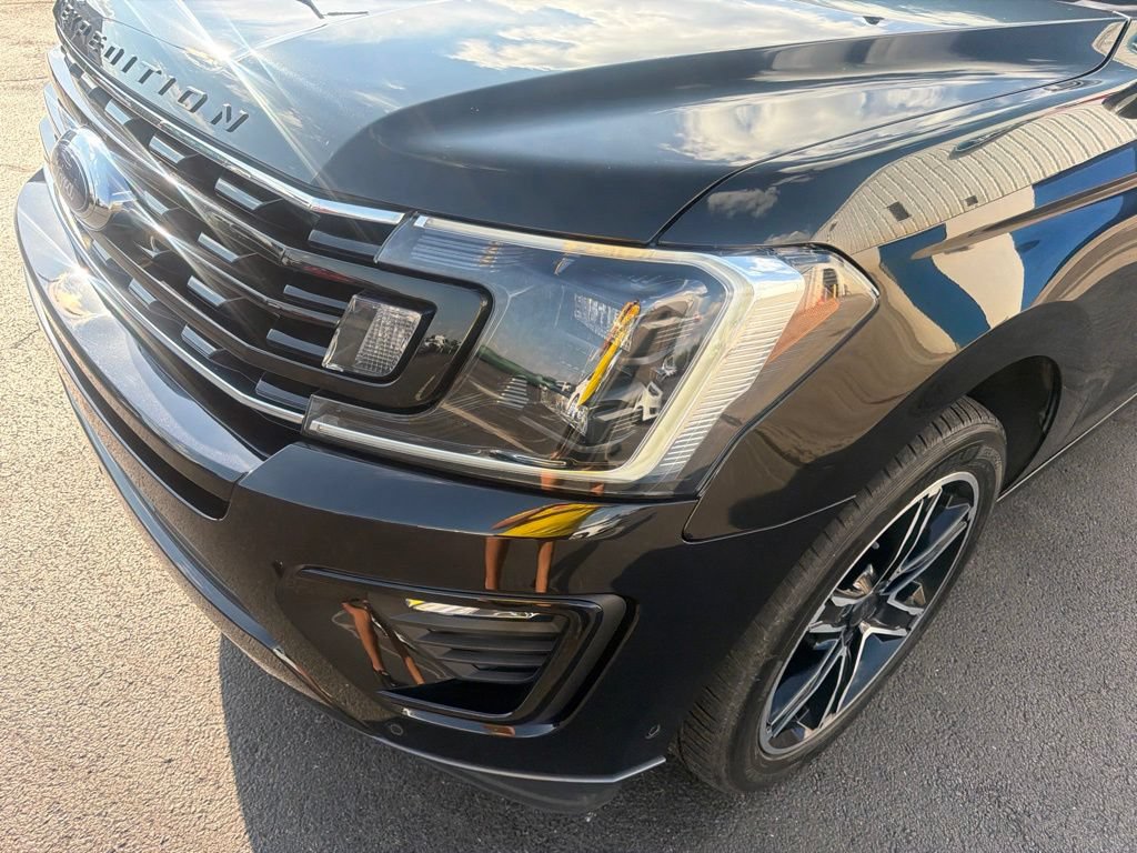 Used 2019 Ford Expedition Max Limited w/ Equipment Group 303A AWD/4WD image 17