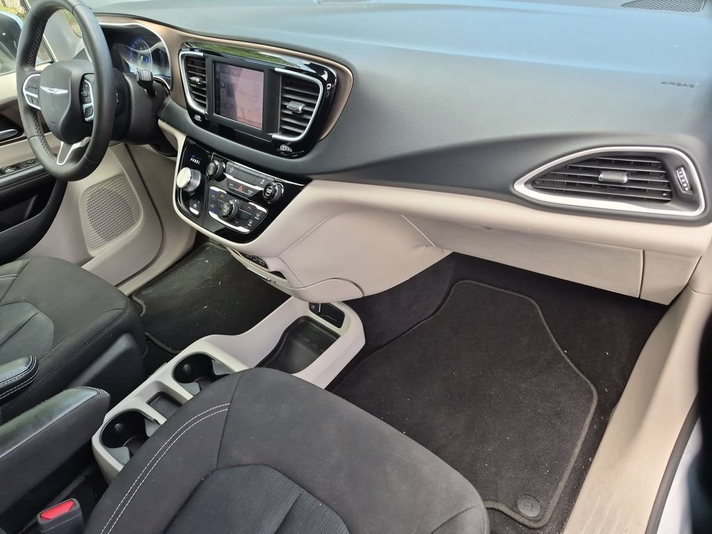 Used 2023 Chrysler Voyager LX FWD image 32