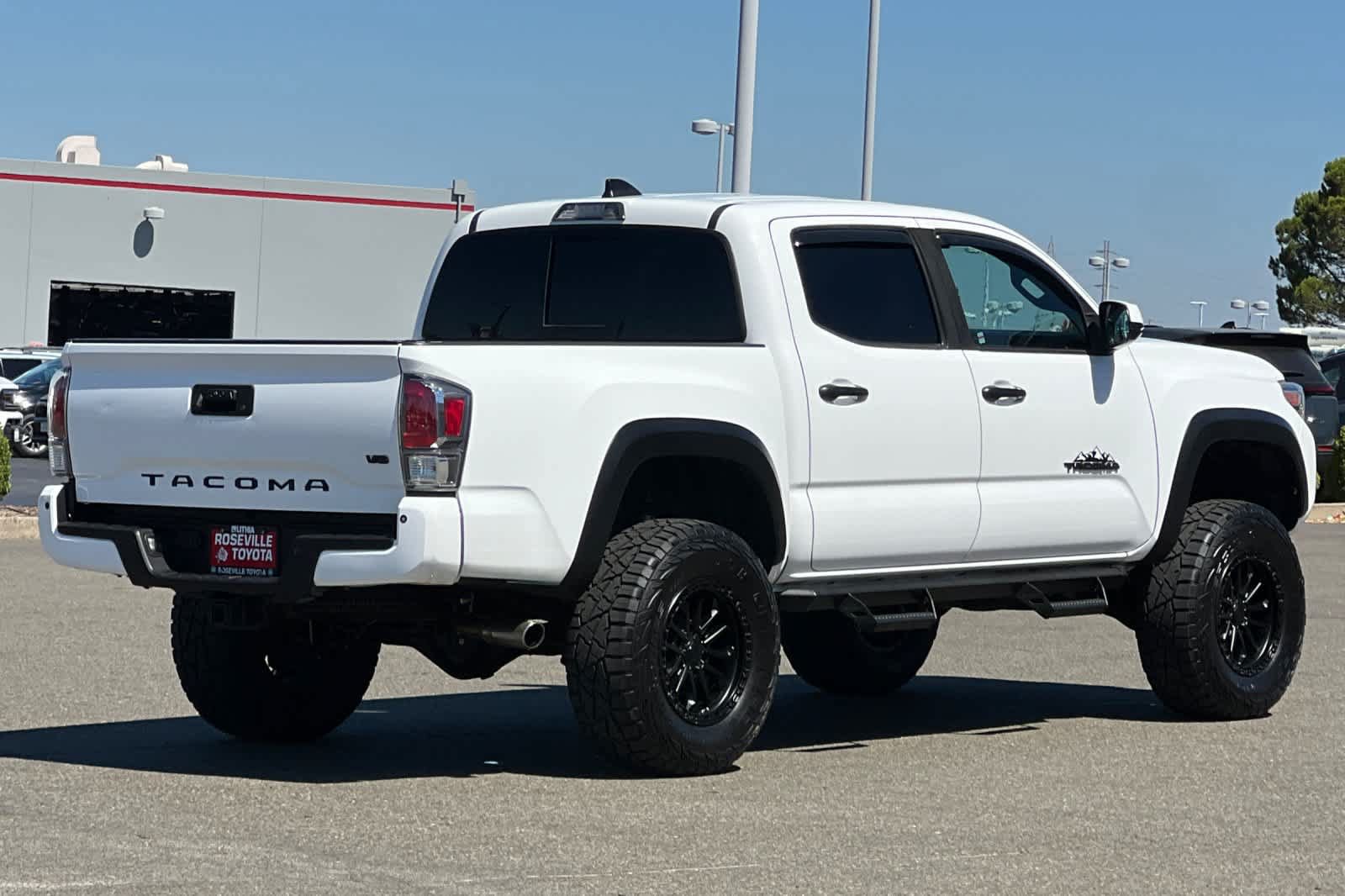 Used 2020 Toyota Tacoma TRD Off-Road w/ Technology Package RWD image 2