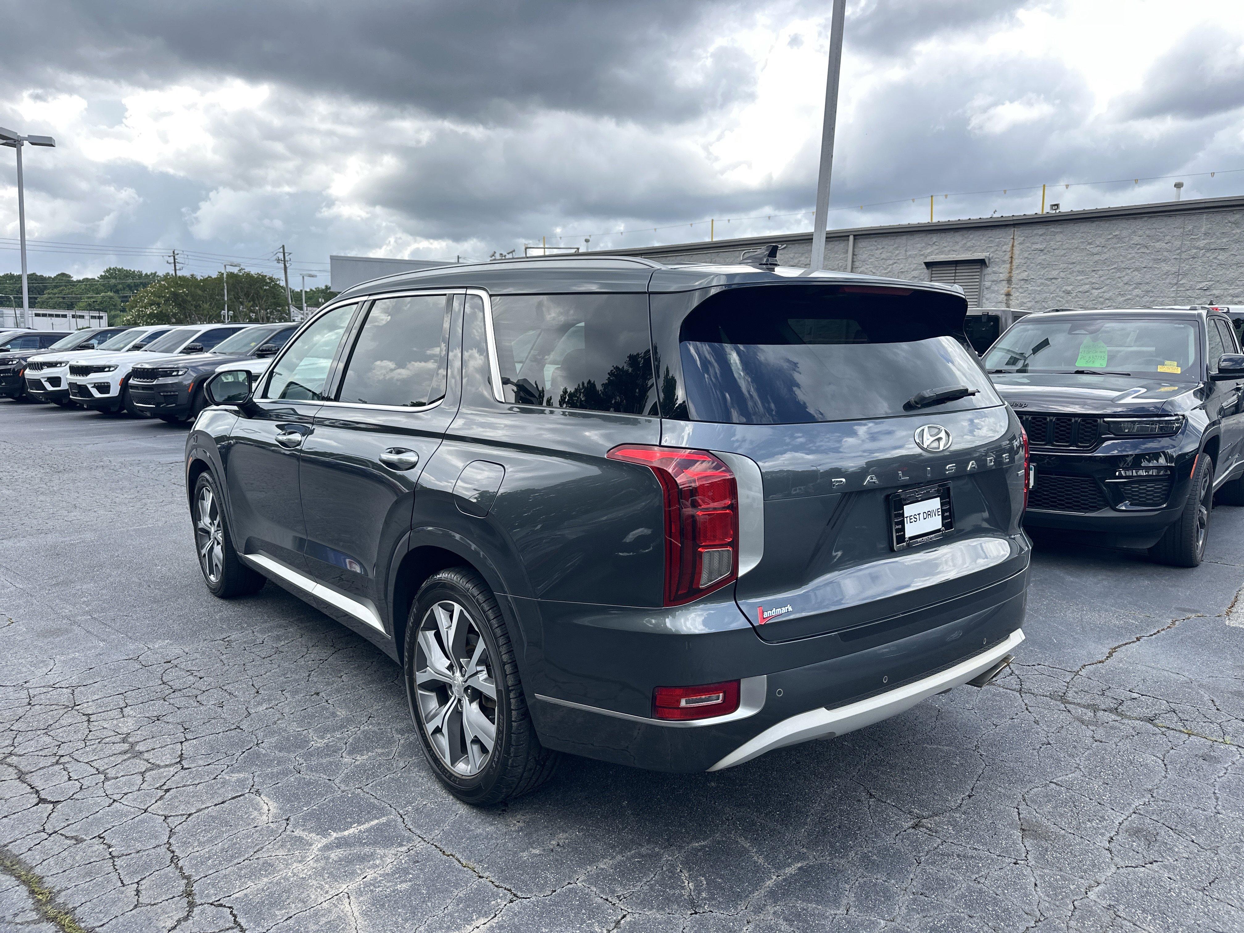 Used 2022 Hyundai Palisade Limited AWD/4WD image 7