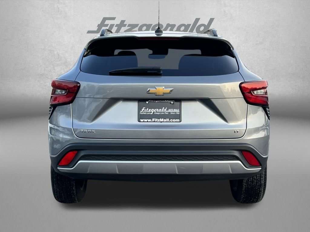 Used 2025 Chevrolet Trax LT image 6