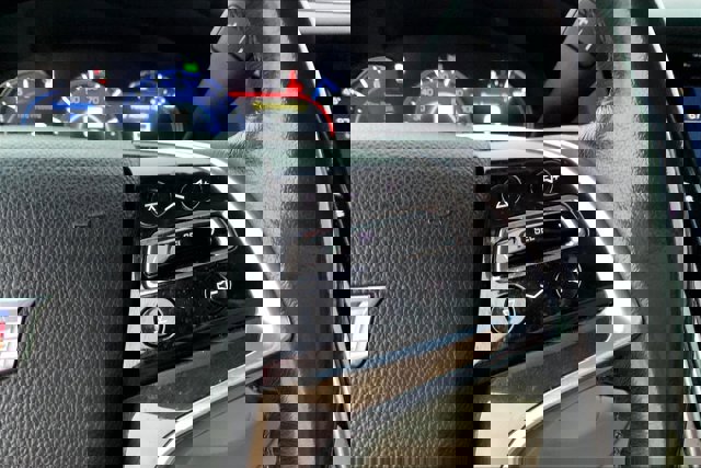 Used 2019 Cadillac Escalade ESV Luxury image 18