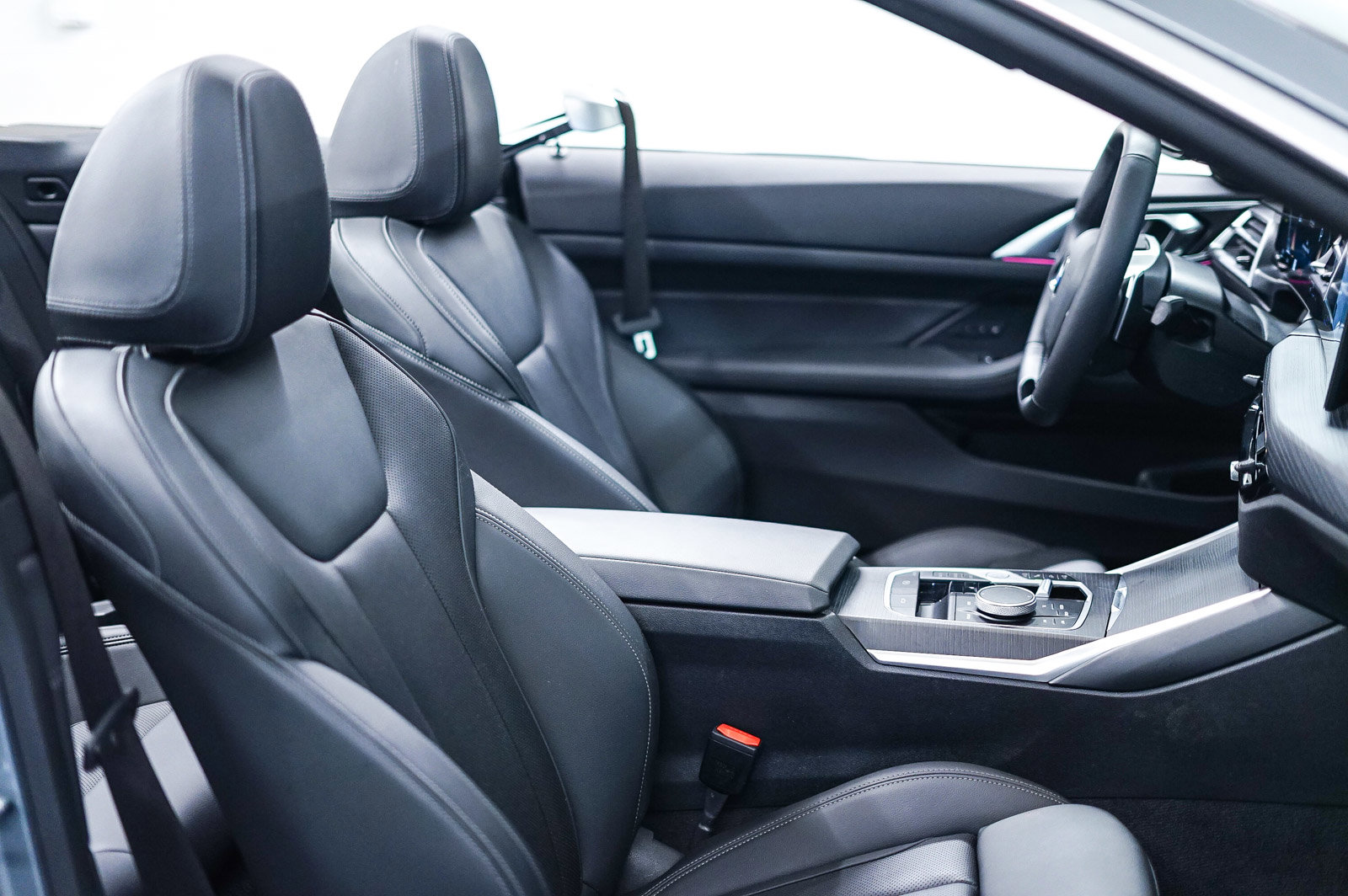 Used 2025 BMW 430i Convertible w/ Convenience Package image 21