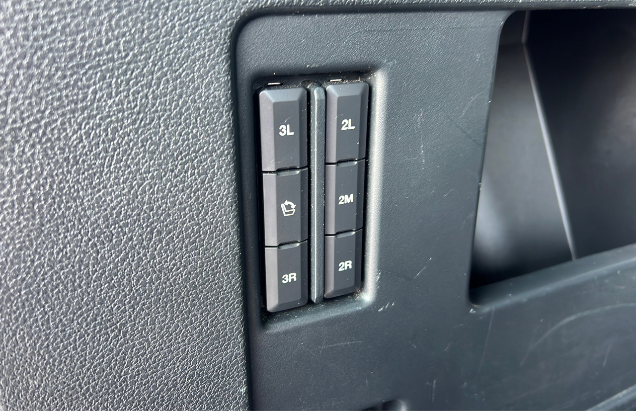 Used 2021 Ford Expedition Max Limited image 19