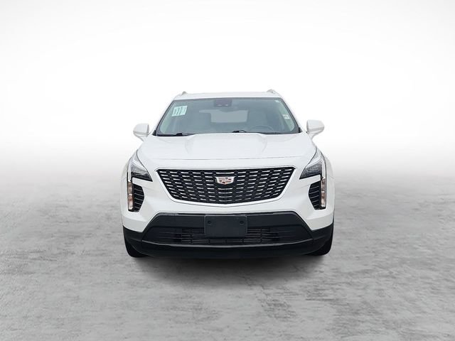 Used 2023 Cadillac XT4 Luxury w/ Cold Weather Package FWD image 2