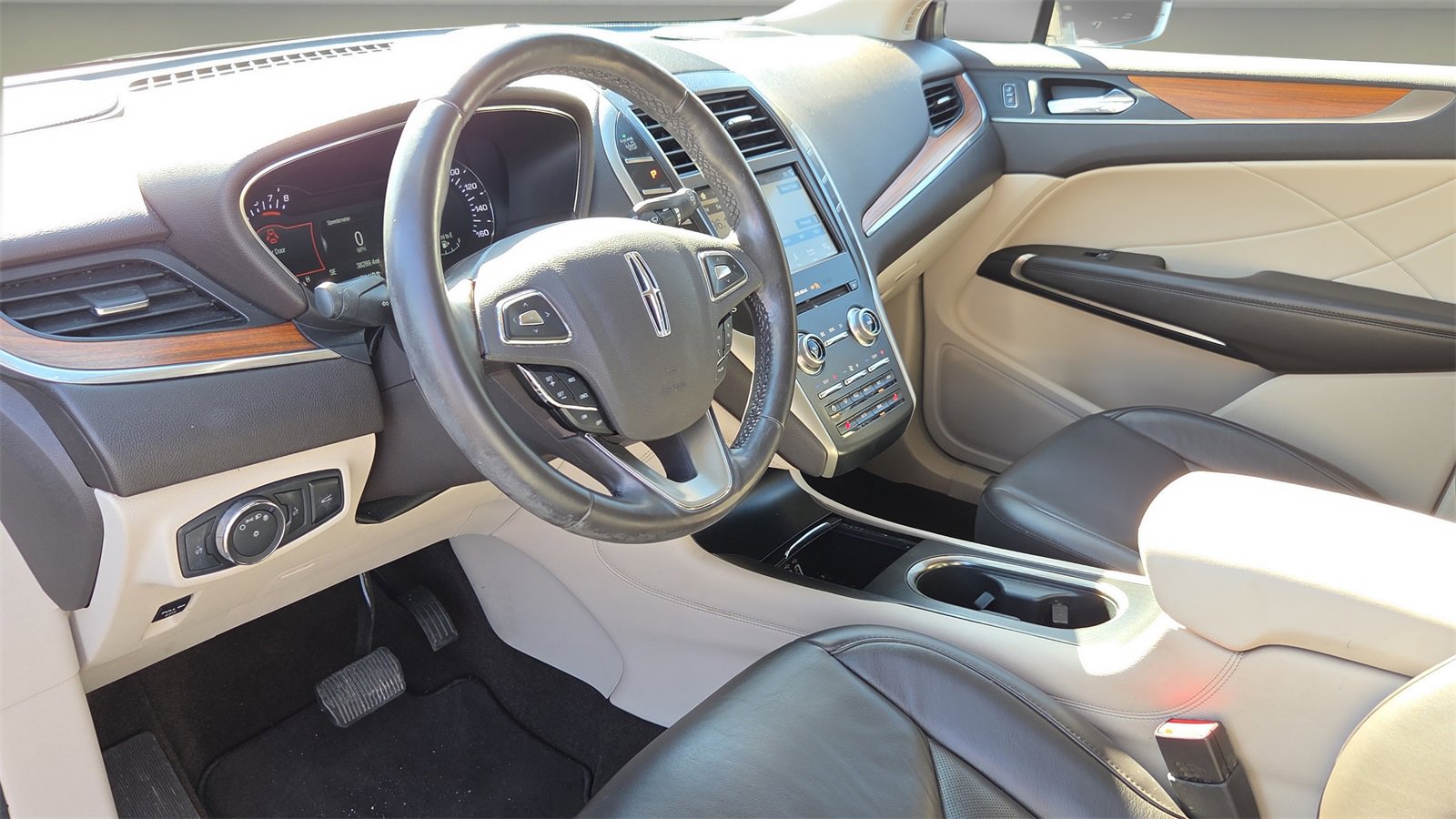 Used 2019 Lincoln MKC Select w/ Select Plus Package image 25