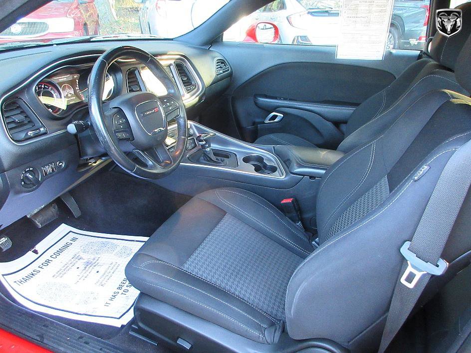 Used 2016 Dodge Challenger SXT image 12