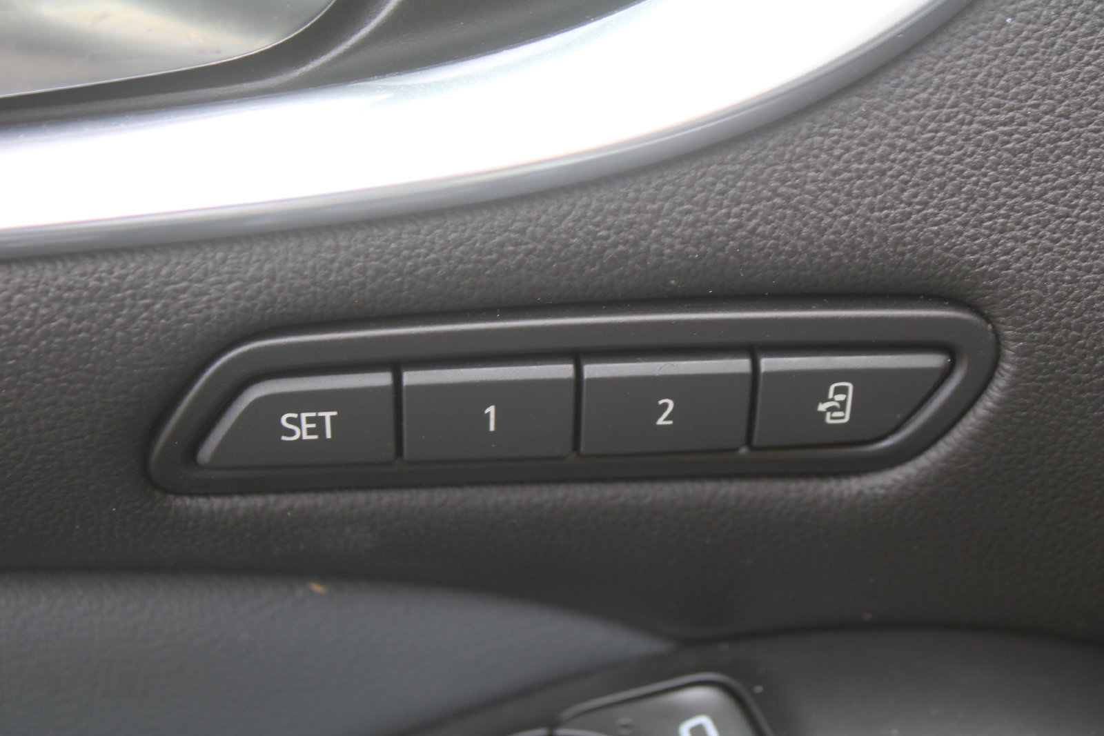 Used 2022 Buick Enclave Premium FWD image 24