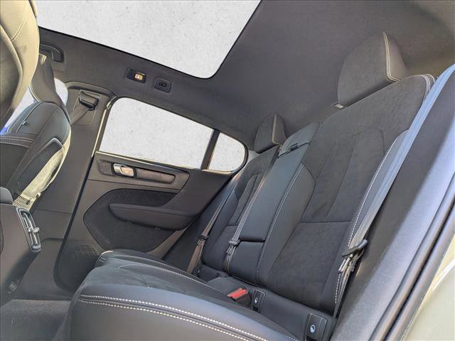 Used 2023 Volvo C40 P8 Recharge Ultimate image 20