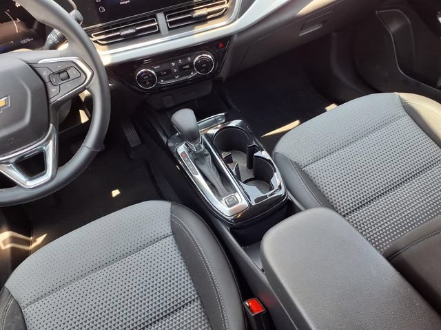 Used 2024 Chevrolet Trax LT w/ LT Convenience Package FWD image 10