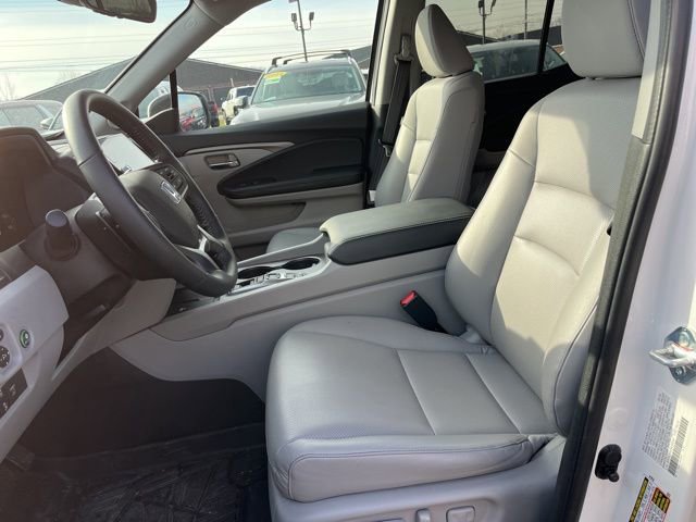 Used 2025 Honda Ridgeline RTL image 11