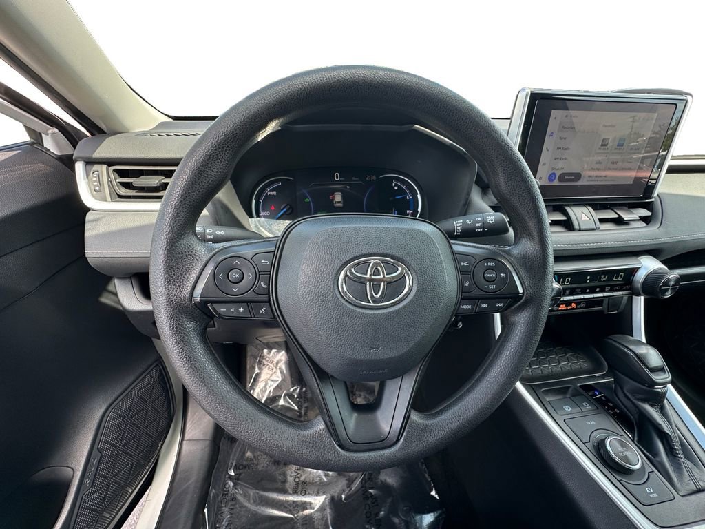 Used 2024 Toyota RAV4 LE AWD/4WD image 12