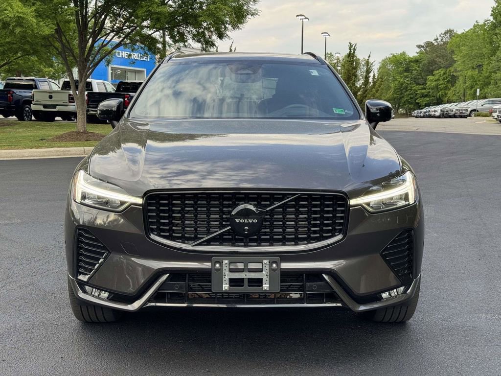 Used 2022 Volvo XC60 B6 R-Design w/ Advanced Package AWD/4WD image 26