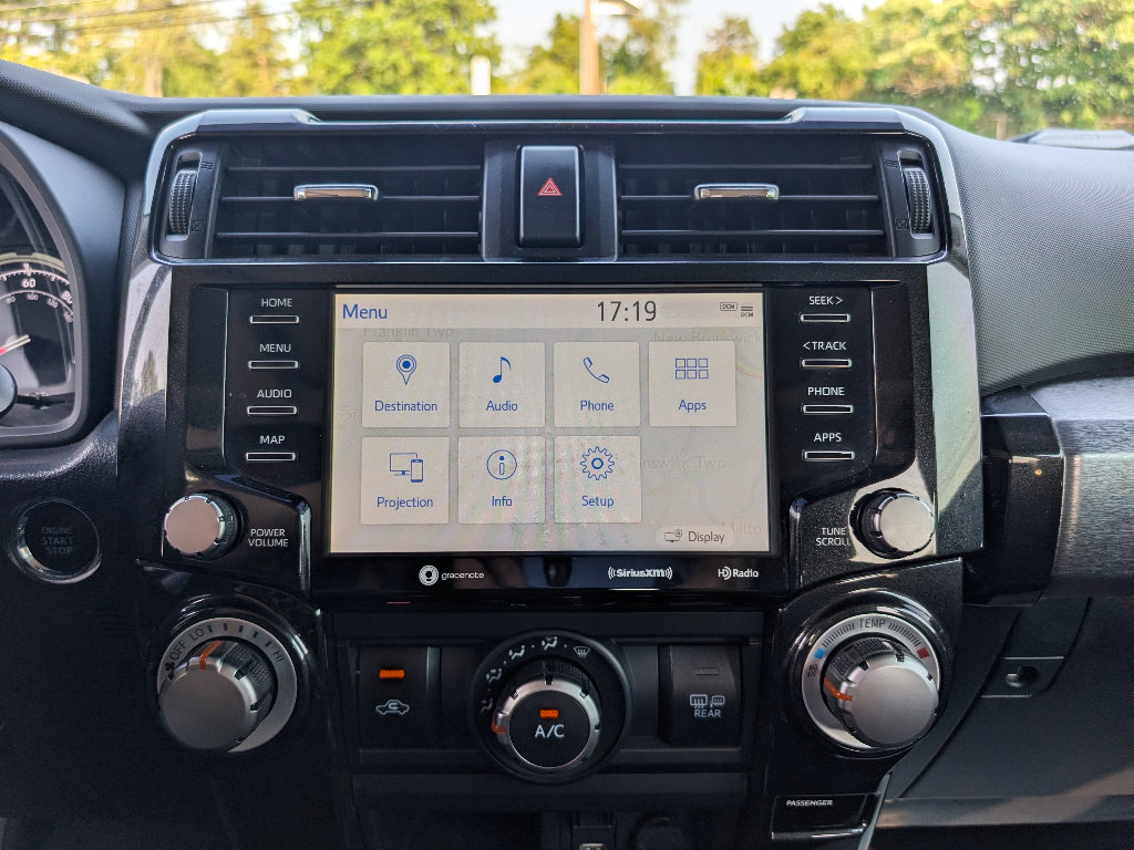 Used 2020 Toyota 4Runner Venture w/ Moonroof Package AWD/4WD image 27