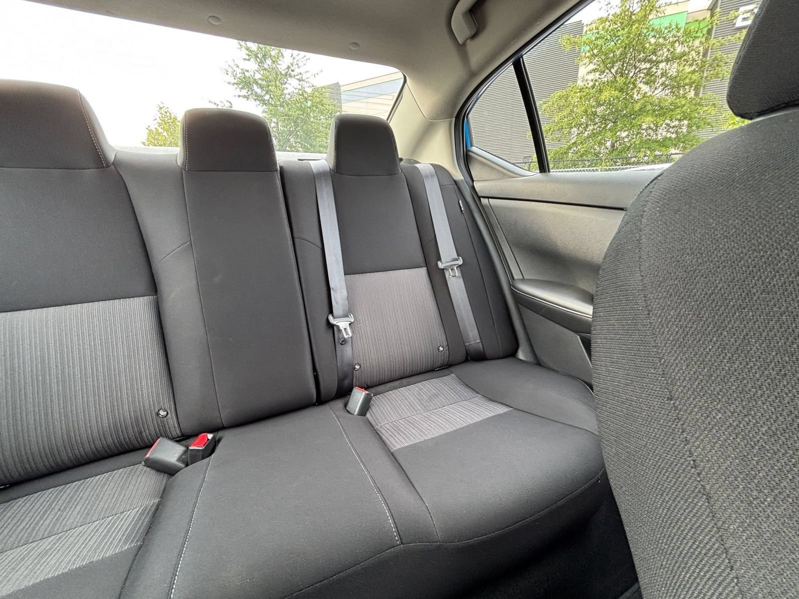 Used 2025 Nissan Sentra SV FWD image 30