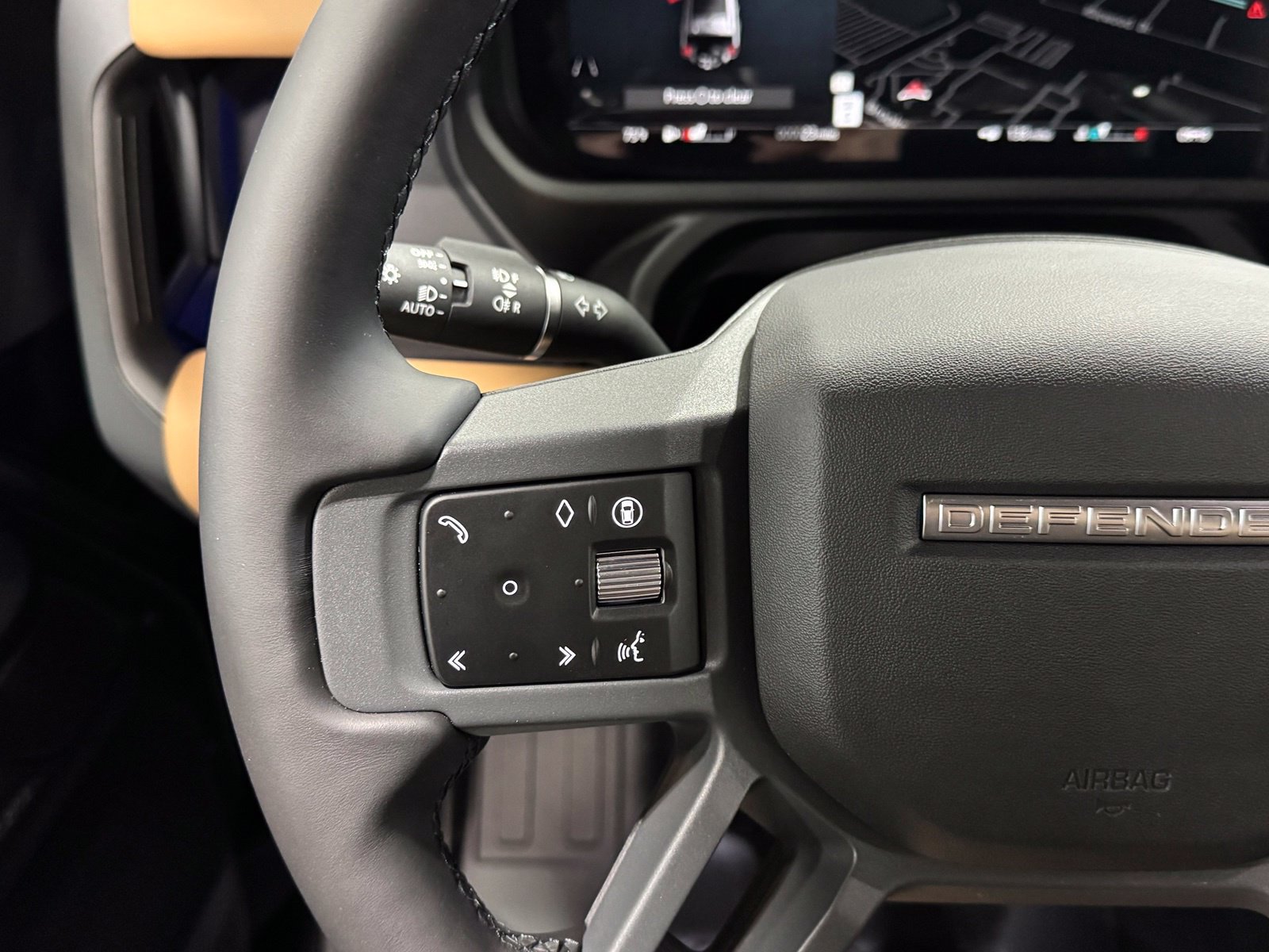 New 2026 Land Rover Defender 130 X-Dynamic SE AWD/4WD image 19
