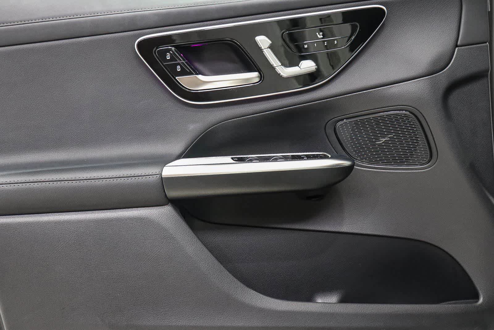 Used 2024 Mercedes-Benz GLC 300 image 21