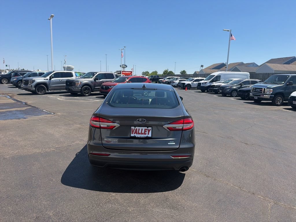 Used 2019 Ford Fusion SE FWD image 6