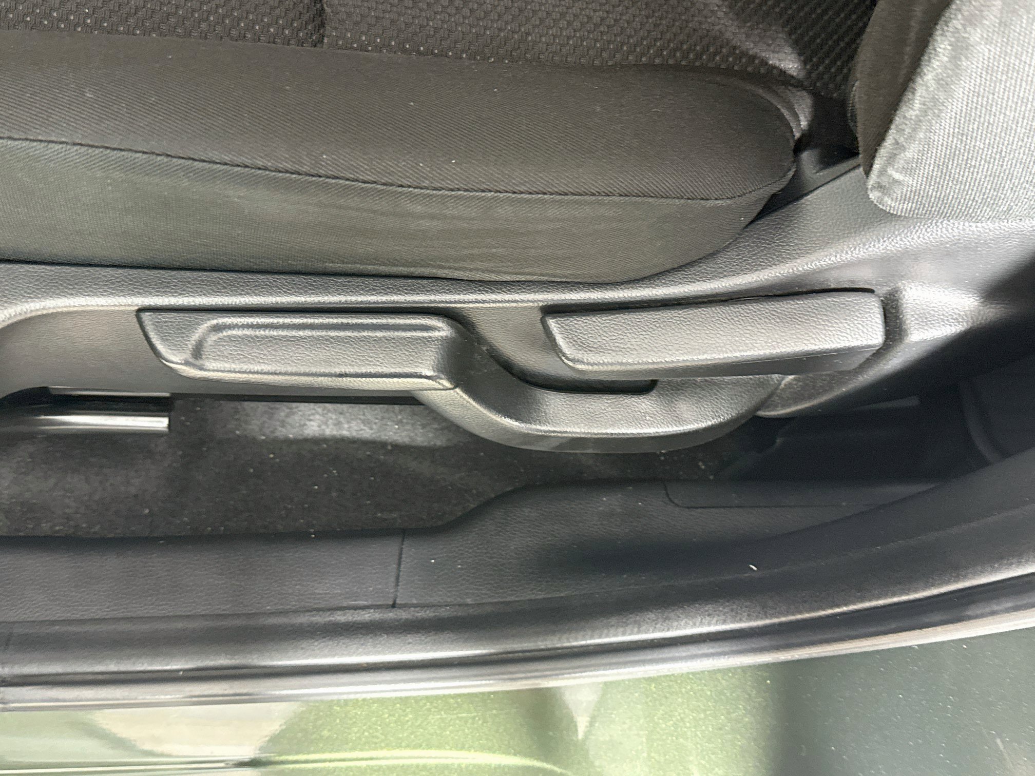 Used 2018 Honda HR-V LX image 22