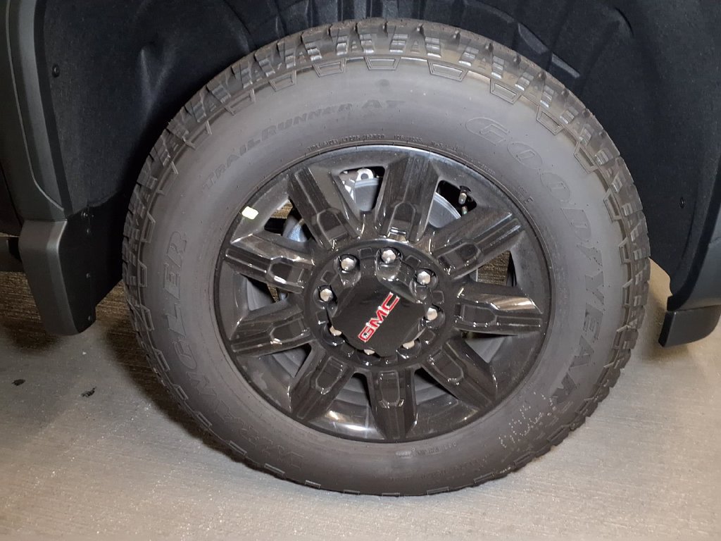 New 2026 GMC Sierra 2500 AT4 w/ AT4 Premium Plus Package AWD/4WD image 4