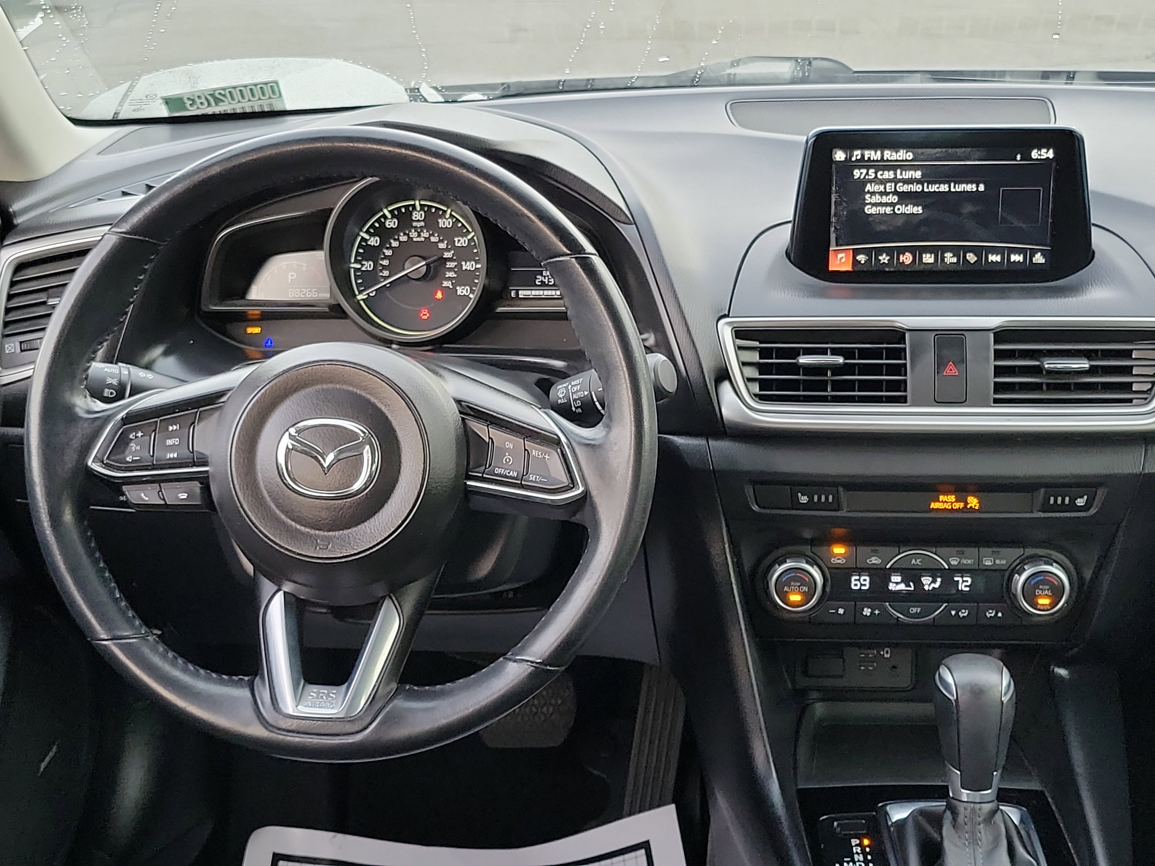 Used 2018 MAZDA MAZDA3 Touring image 8