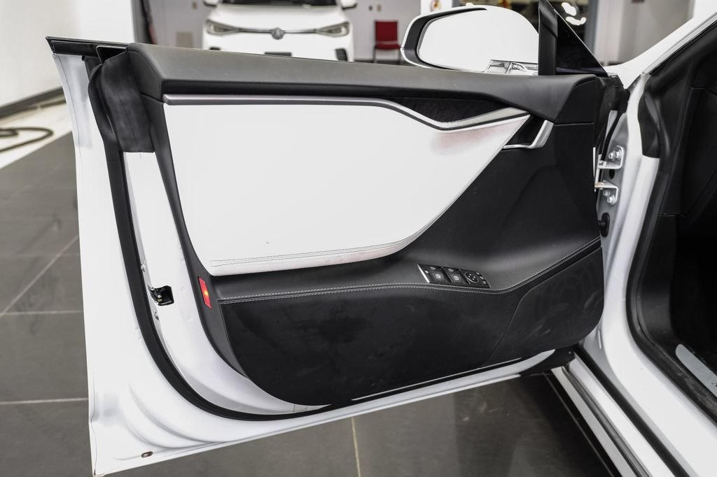 Used 2019 Tesla Model S Long Range AWD/4WD image 39
