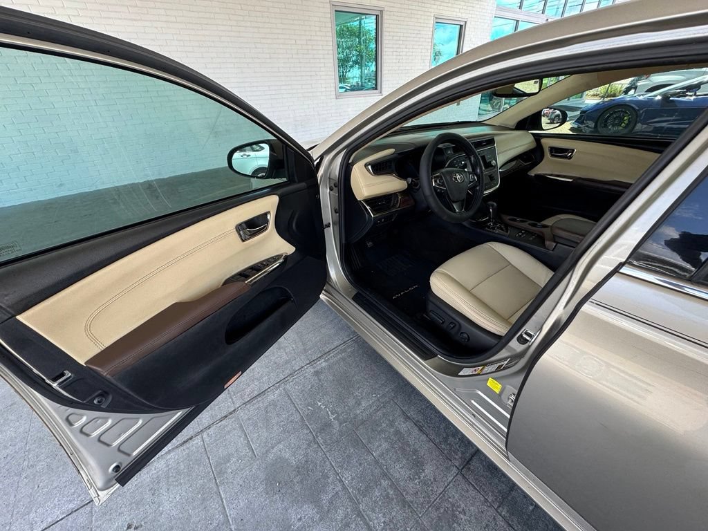 Used 2015 Toyota Avalon XLE Premium FWD image 10