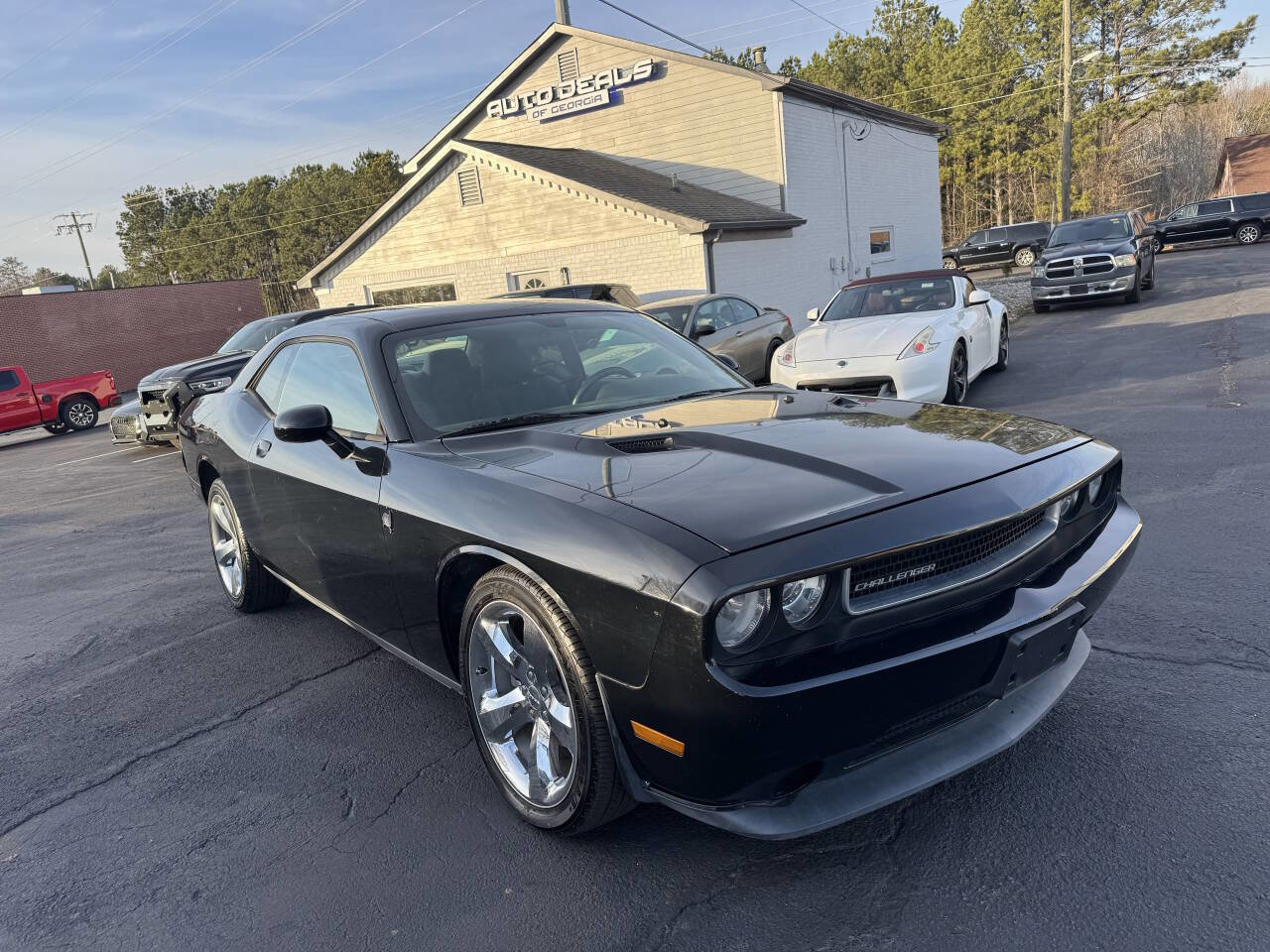 Used 2014 Dodge Challenger SXT RWD image 4